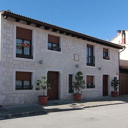 Apartamentos Turisticos Los Abuelos Montemayor de Pililla Dış mekan fotoğraf