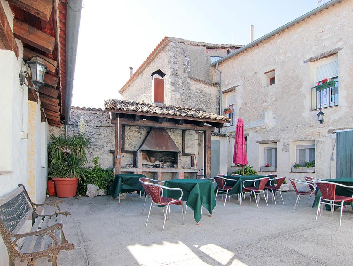 Apartamentos Turisticos Los Abuelos Montemayor de Pililla Dış mekan fotoğraf
