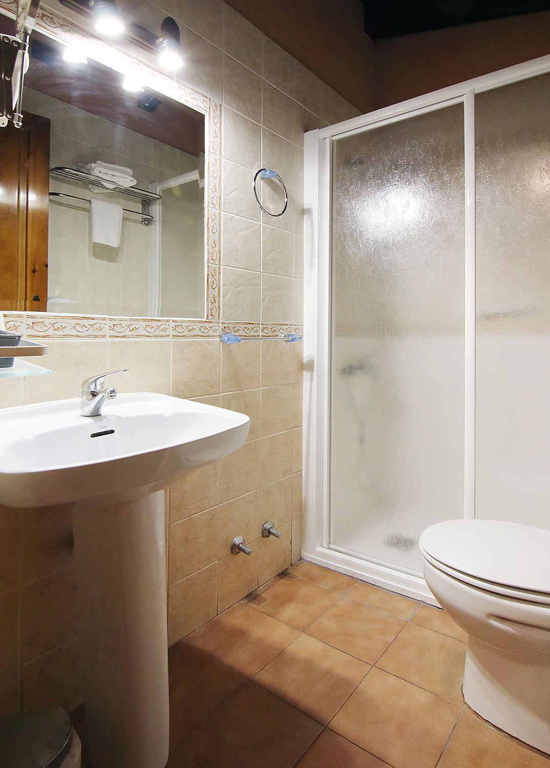Apartamentos Turisticos Los Abuelos Montemayor de Pililla Dış mekan fotoğraf