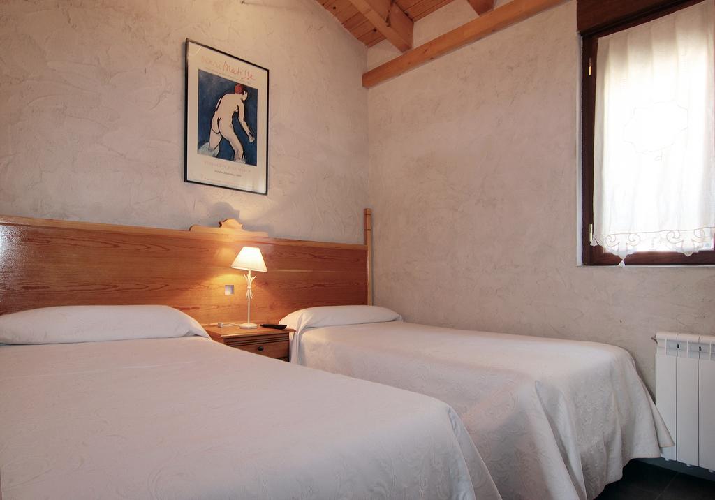 Apartamentos Turisticos Los Abuelos Montemayor de Pililla Dış mekan fotoğraf