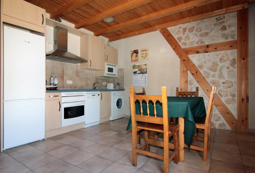 Apartamentos Turisticos Los Abuelos Montemayor de Pililla Dış mekan fotoğraf