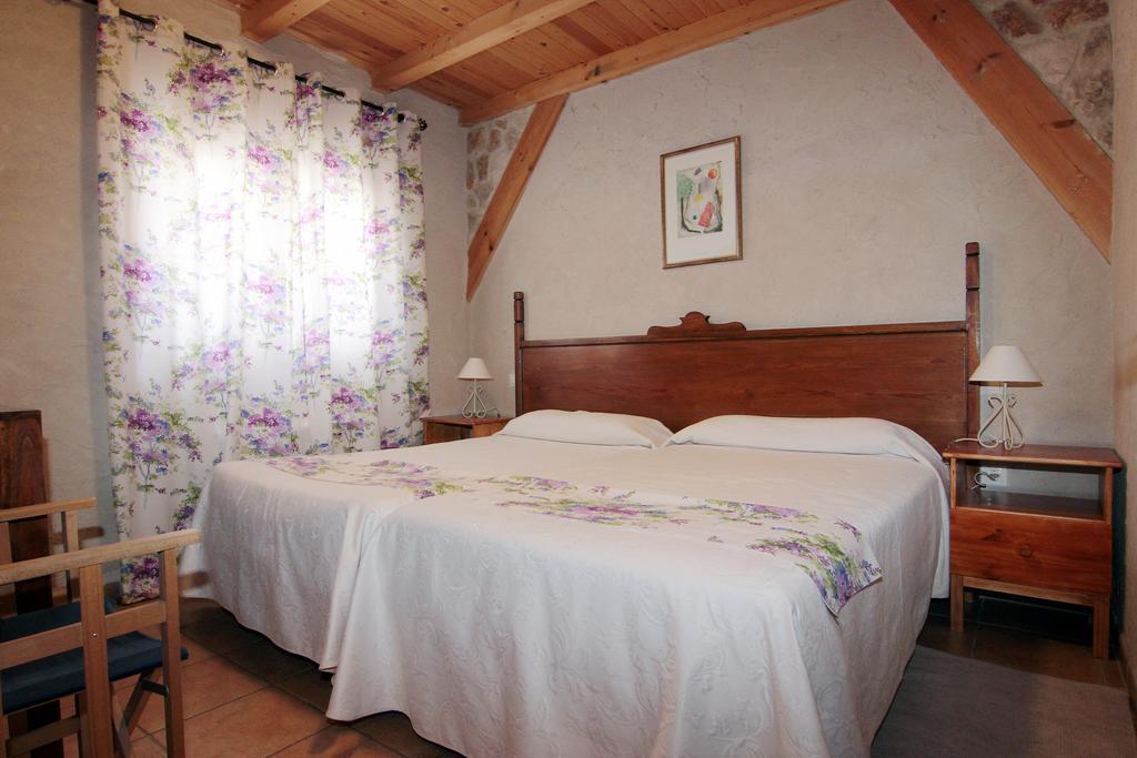 Apartamentos Turisticos Los Abuelos Montemayor de Pililla Dış mekan fotoğraf