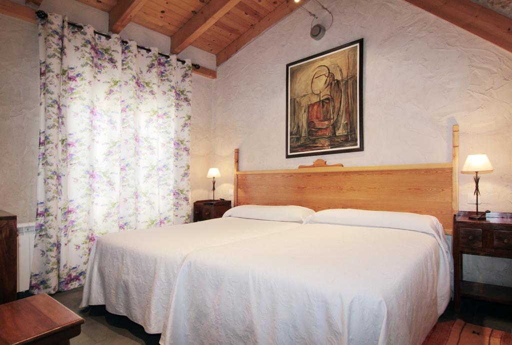 Apartamentos Turisticos Los Abuelos Montemayor de Pililla Dış mekan fotoğraf