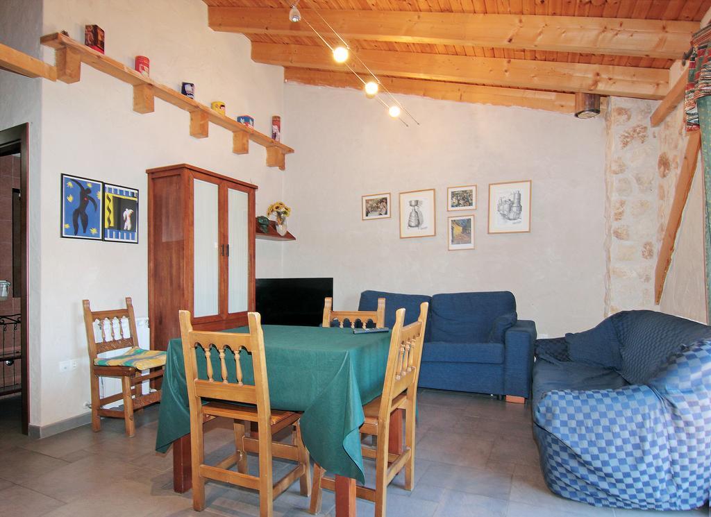 Apartamentos Turisticos Los Abuelos Montemayor de Pililla Dış mekan fotoğraf