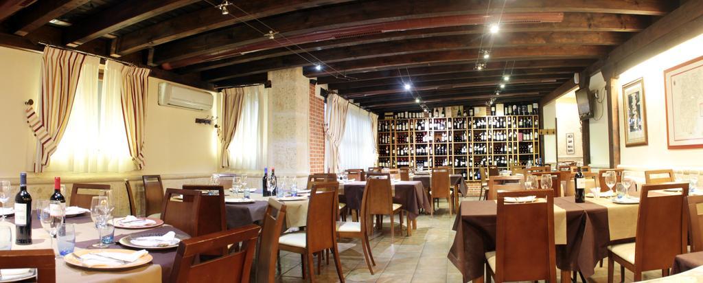 Apartamentos Turisticos Los Abuelos Montemayor de Pililla Dış mekan fotoğraf